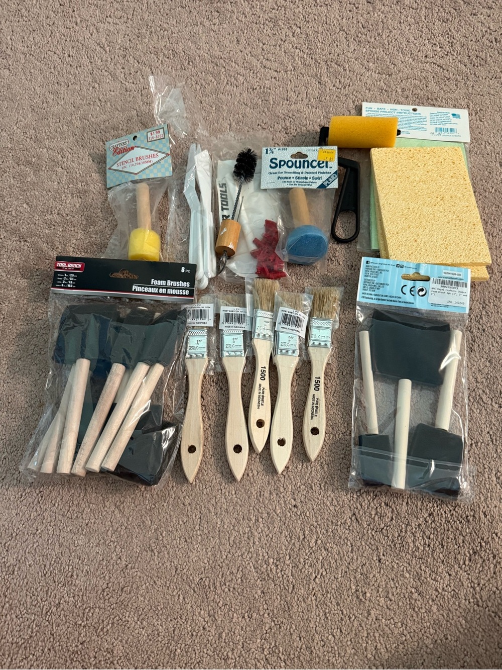 Lot of Assorted Paintbrushes Sponges, Paint Accessories | Arts & Crafts Supplies